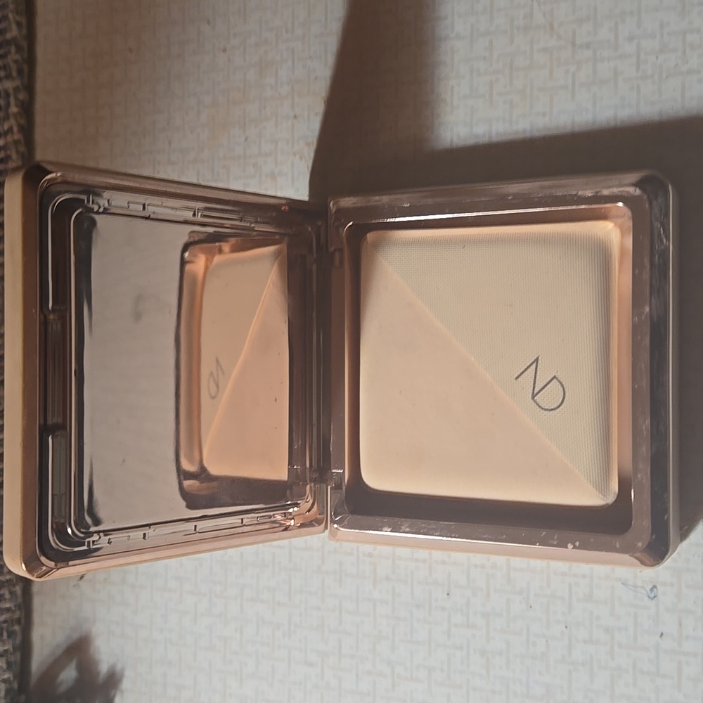 Brand new Natasha Denona HY-GLAM Powder Foundation 12.5g Y1- Neutral yellow